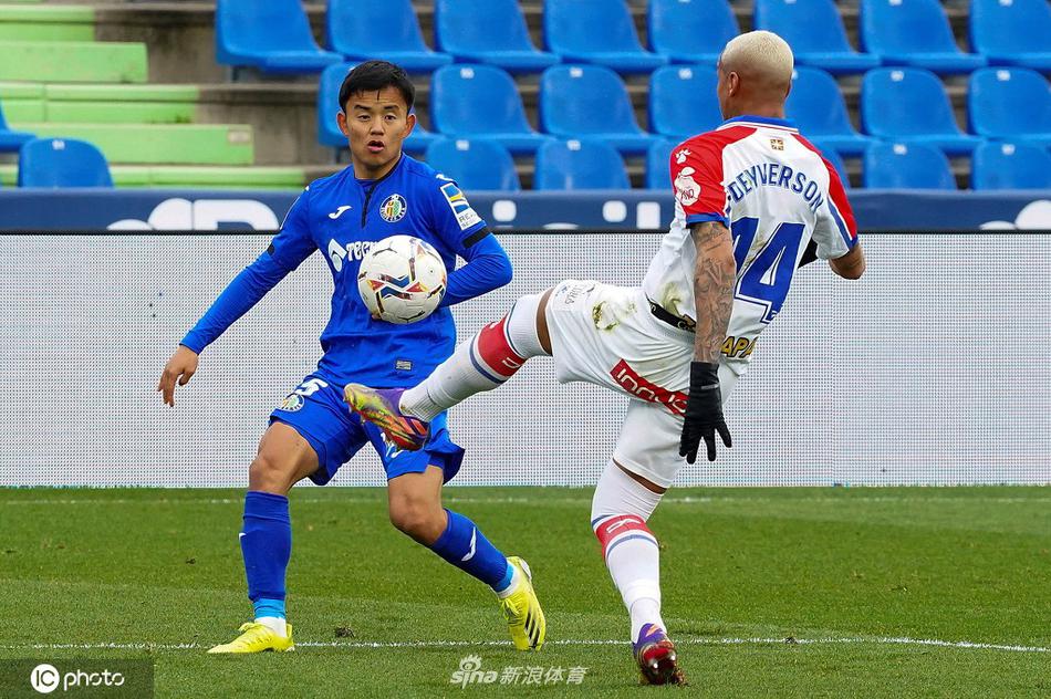 أفضل 12 لاعبًا إسبانيًا في تاريخ الدوري الإنجليزي الممتاز